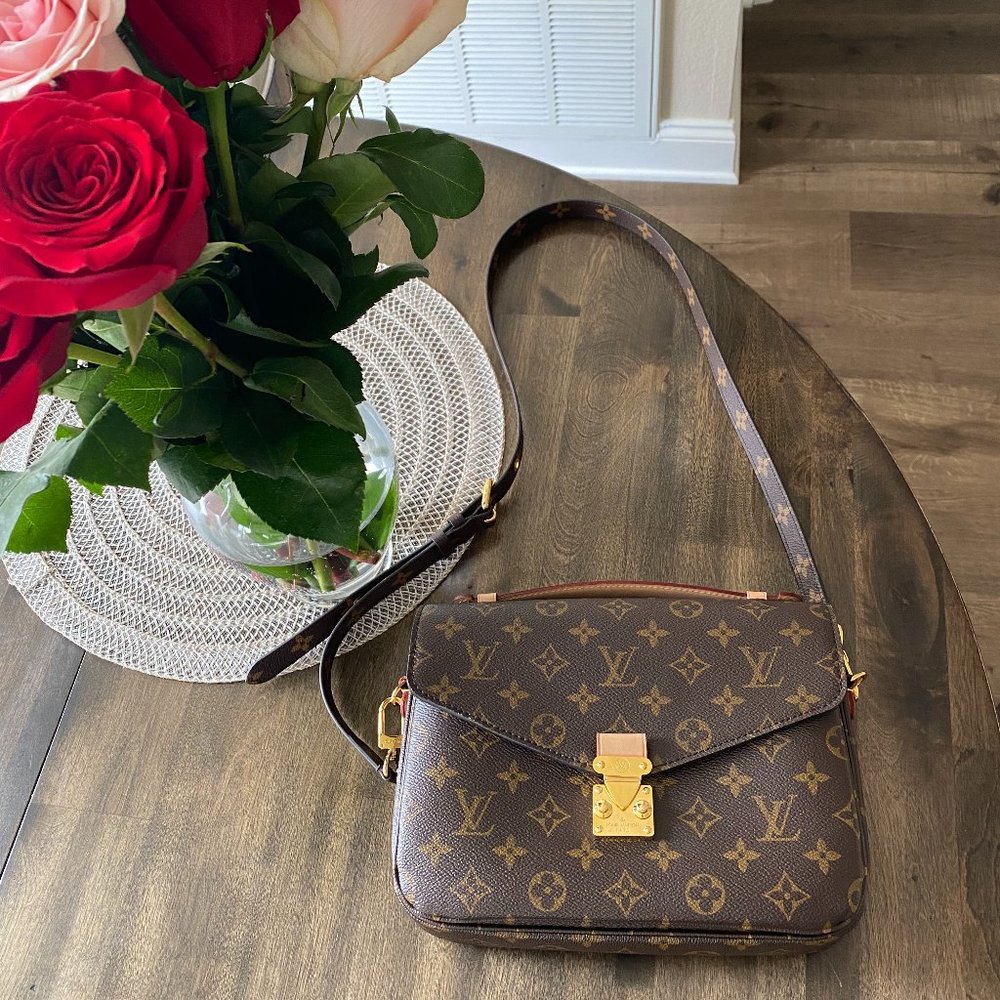 Monogram Pochette Métis